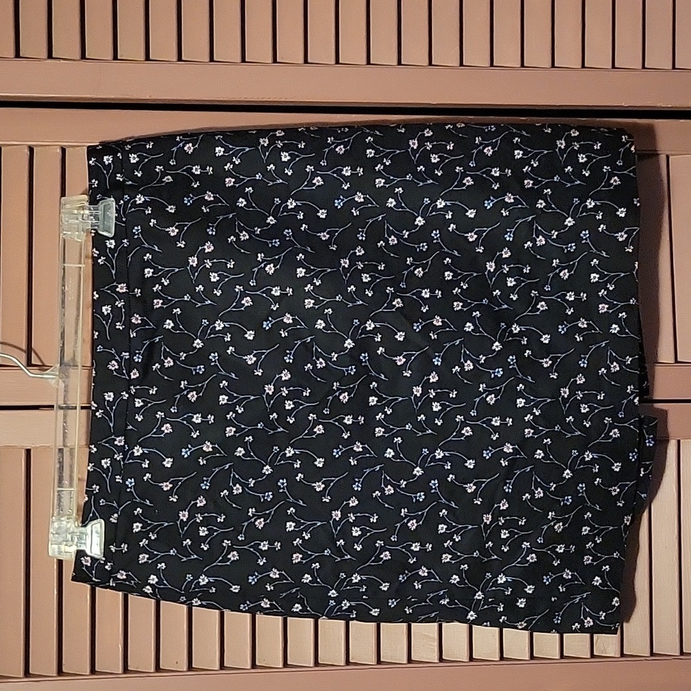 Skirt navy with flowers